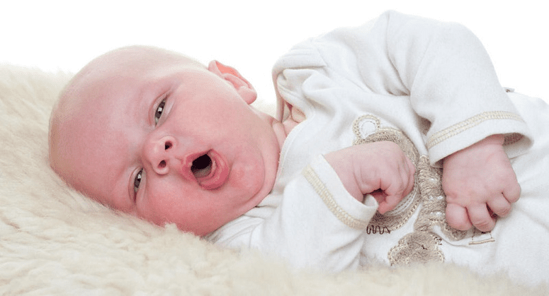 Trẻ sơ sinh thở khó, thở bằng miệng – dấu hiệu viêm tiểu phế quản bội nhiễm ở trẻ nhỏ